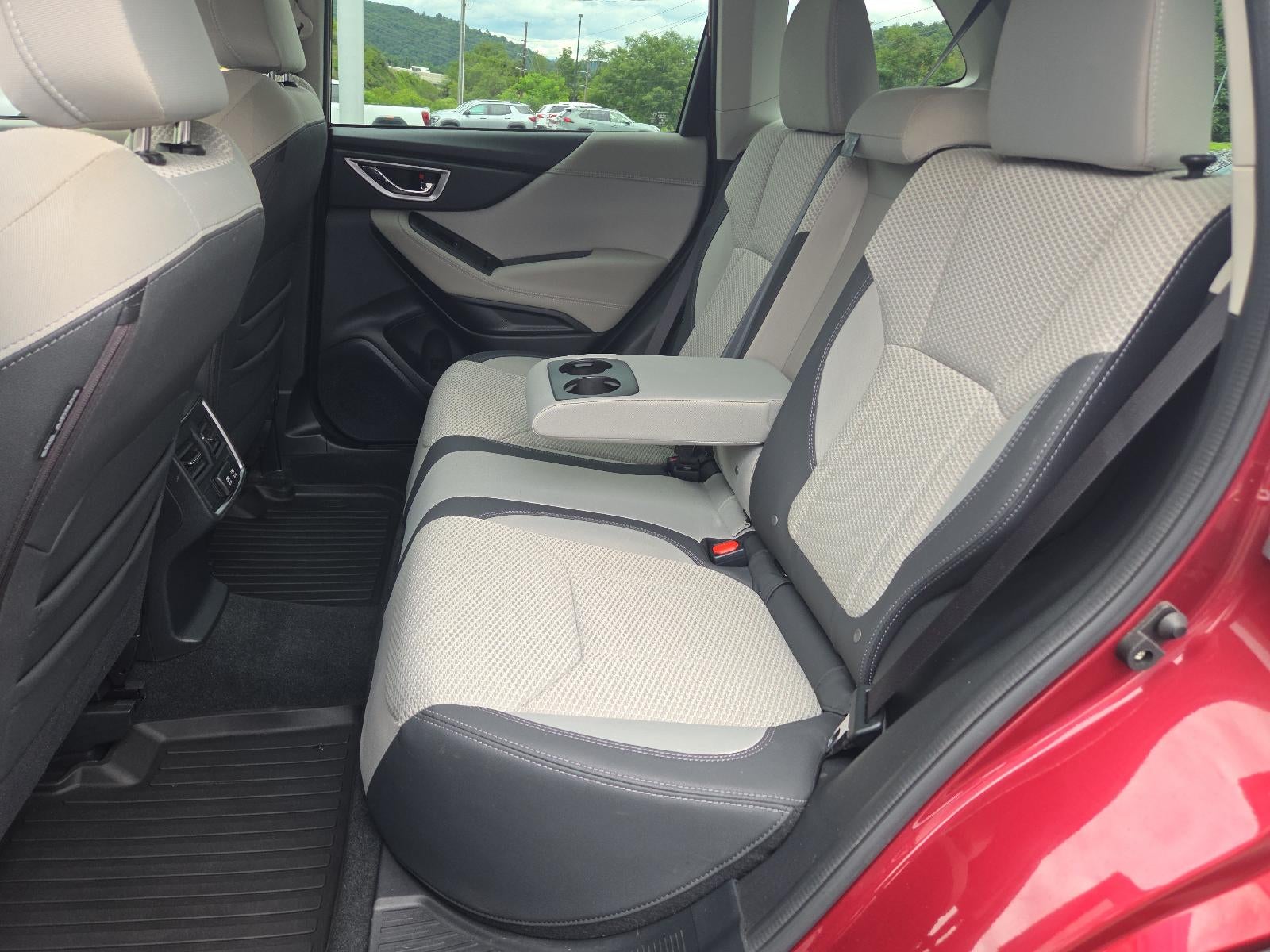 2023 Subaru Forester Premium CVT
