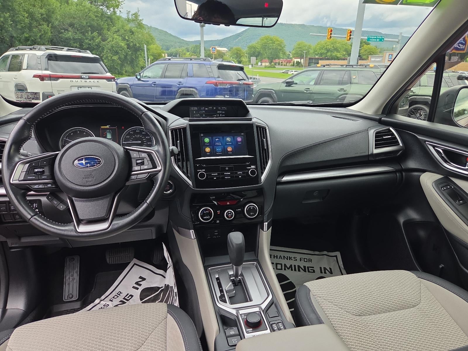 2023 Subaru Forester Premium CVT