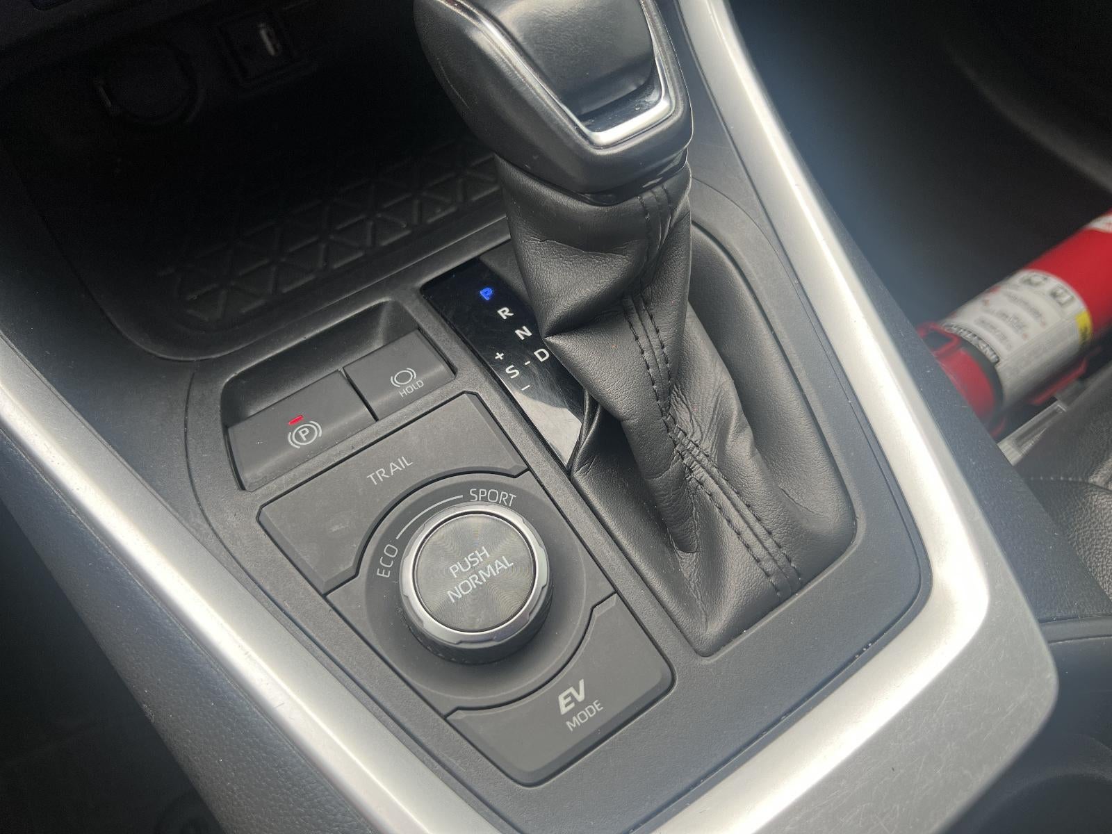 2019 Toyota RAV4 Hybrid XSE AWD (Natl)