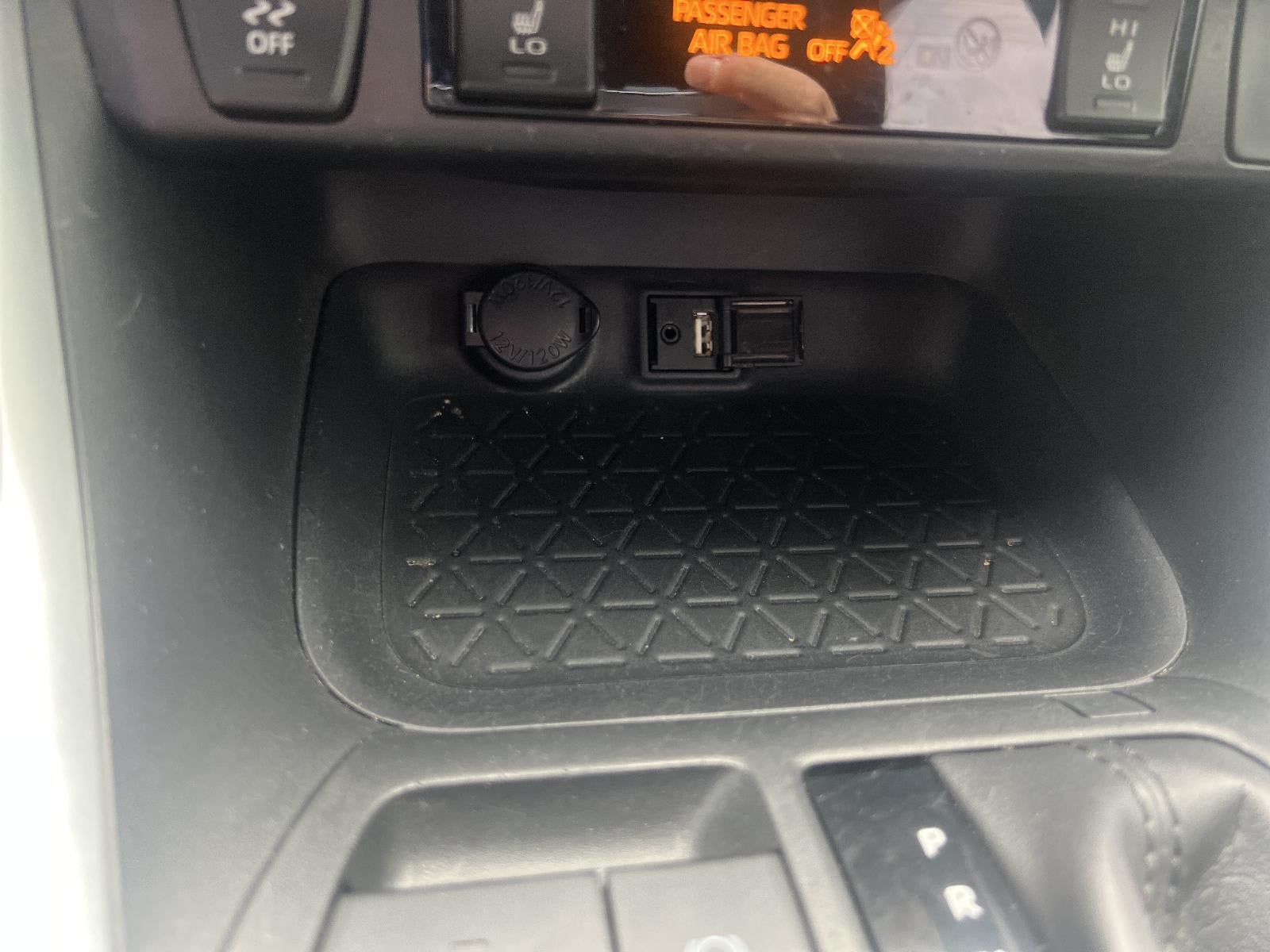 2019 Toyota RAV4 Hybrid XSE AWD (Natl)