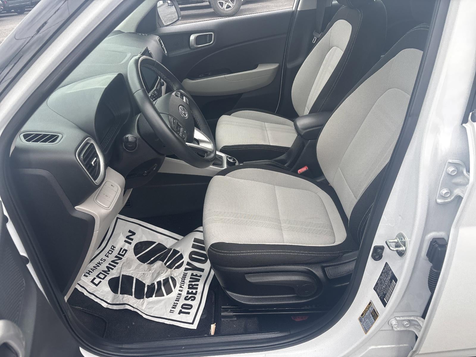 2024 Hyundai VENUE SEL IVT