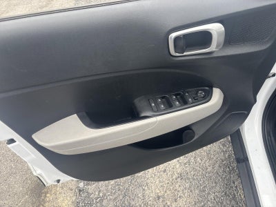 2024 Hyundai VENUE SEL IVT