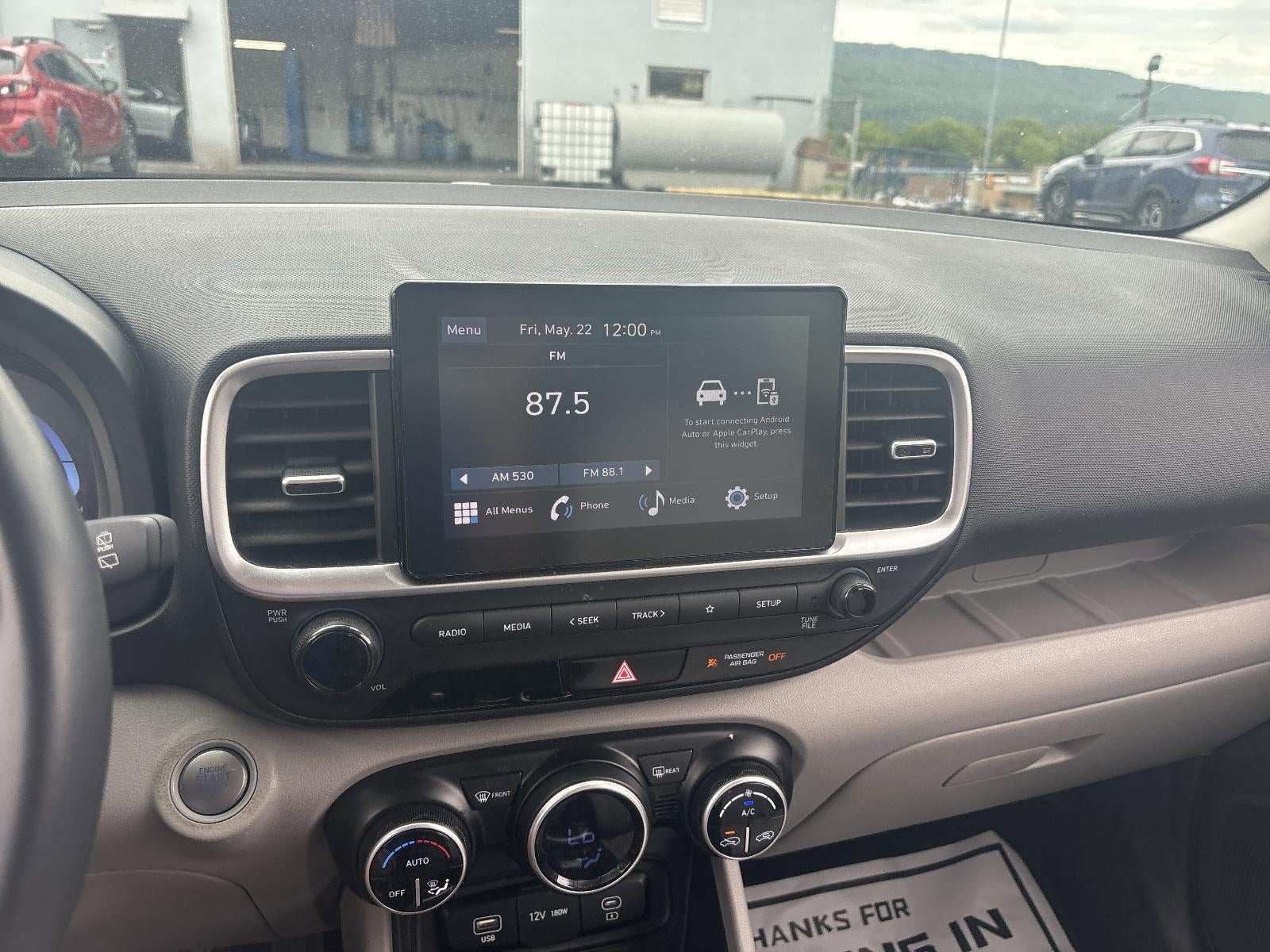 2024 Hyundai VENUE SEL IVT