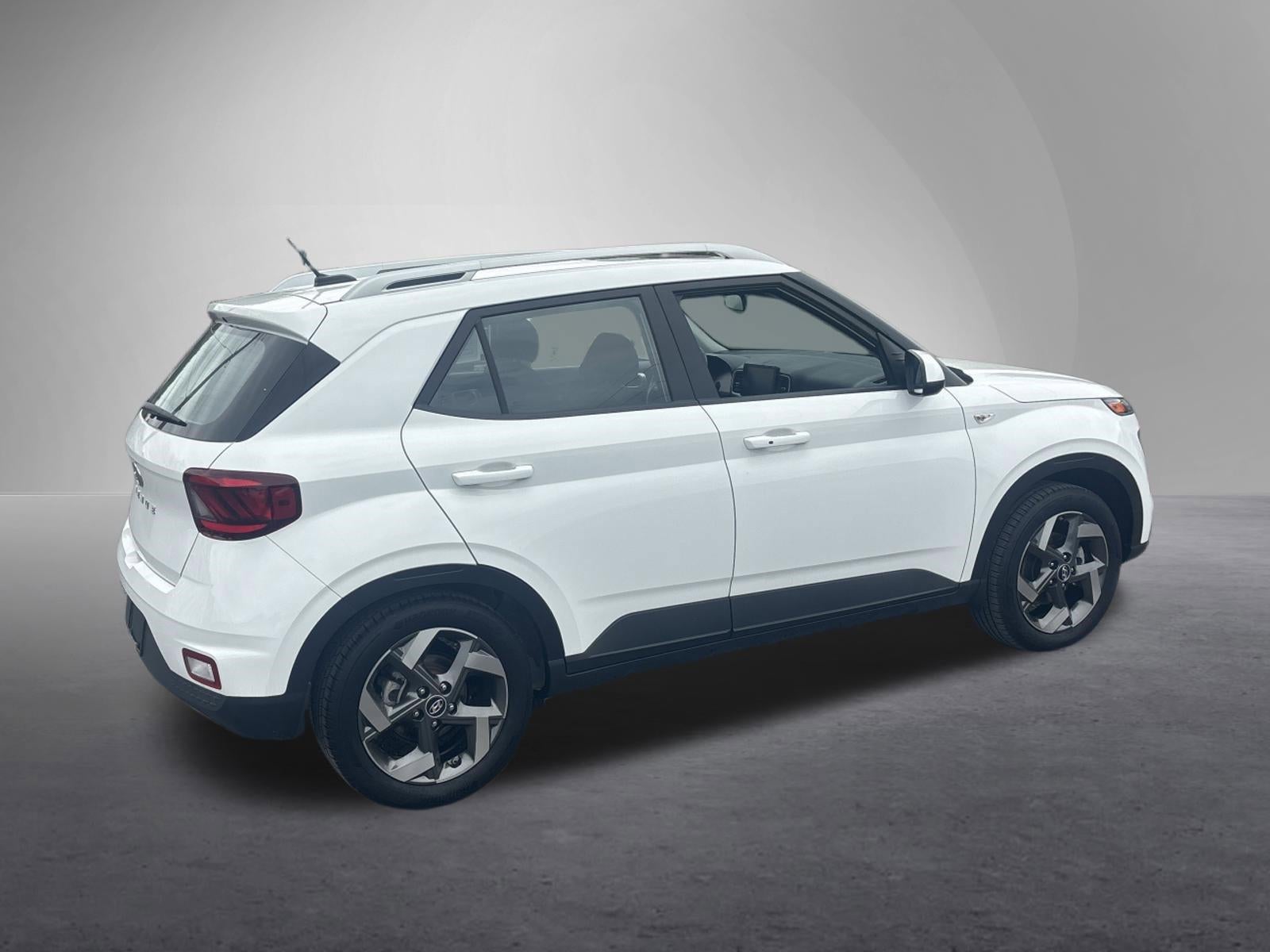 2024 Hyundai VENUE SEL IVT
