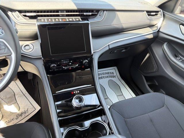 2023 Jeep Grand Cherokee L Laredo 4x4