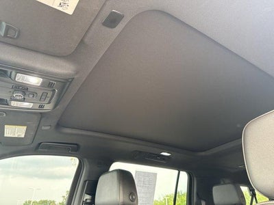 2023 Chevrolet Suburban 4WD RST
