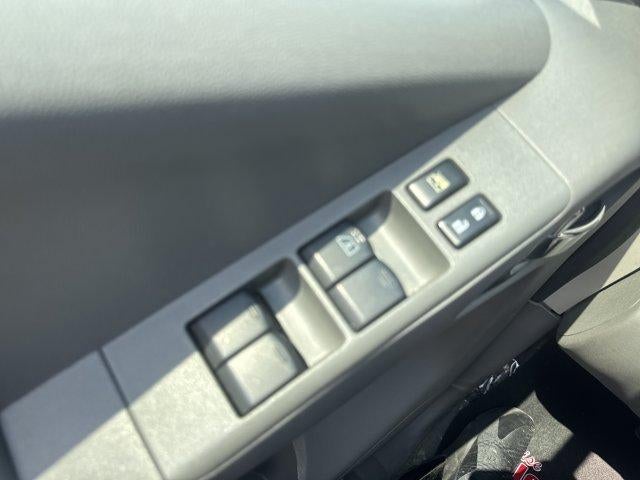 2012 Nissan Frontier 4WD Crew Cab SWB Auto SV
