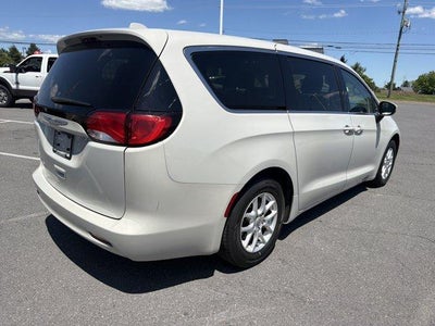 2017 Chrysler Pacifica Touring FWD