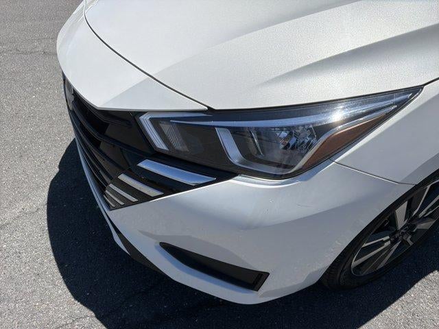 2024 Nissan Versa SV CVT