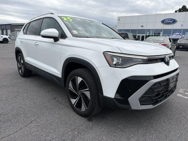 2025 Volkswagen Taos SE 4MOTION