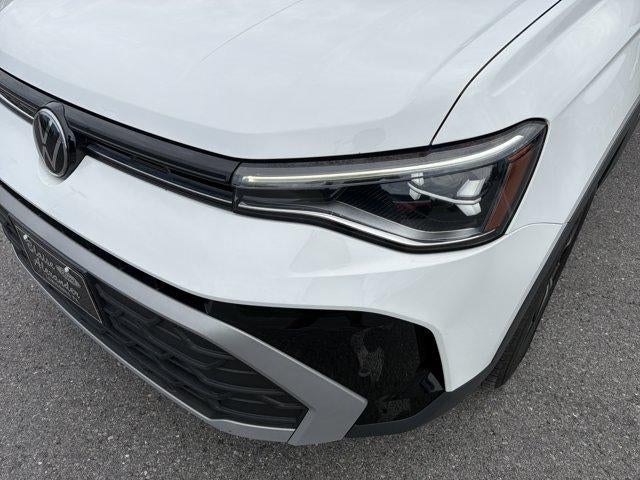 2025 Volkswagen Taos SE 4MOTION