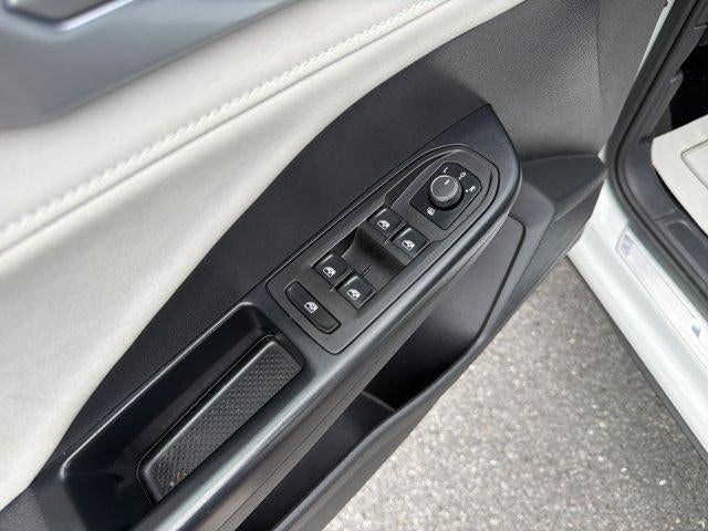 2025 Volkswagen Taos SE 4MOTION