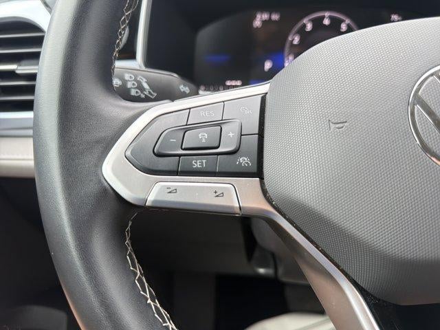 2025 Volkswagen Taos SE 4MOTION