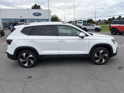 2025 Volkswagen Taos SE 4MOTION