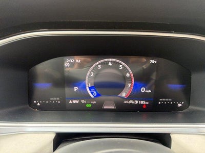 2025 Volkswagen Taos SE 4MOTION