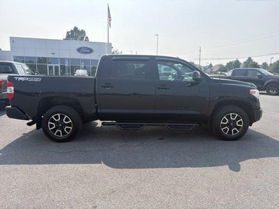 2016 Toyota Tundra 4WD Truck 4WD CrewMax Short Bed 5.7L SR5 (SE)