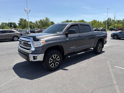 2016 Toyota Tundra 4WD Truck 4WD CrewMax Short Bed 5.7L SR5 (SE)