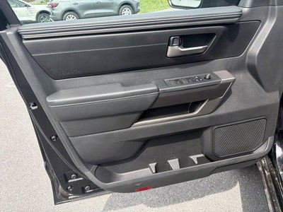 2025 Toyota Tundra 4WD 4WD SR5 CrewMax 5.5' Bed (SE)