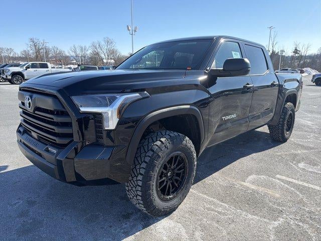 2025 Toyota Tundra 4WD 4WD SR5 CrewMax 5.5' Bed (SE)