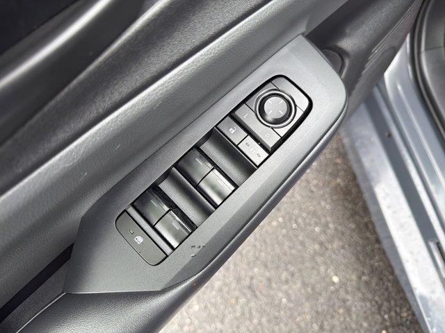 2025 Toyota Prius LE (Natl)