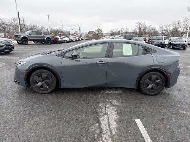 2025 Toyota Prius LE (Natl)