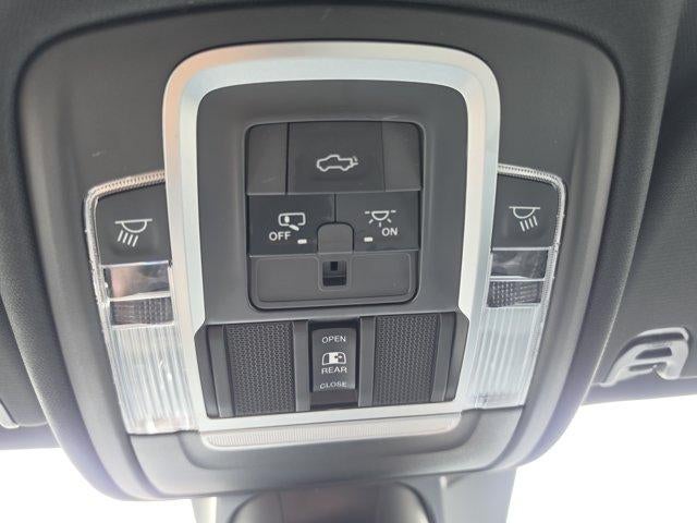 2021 RAM 1500 Laramie 4x4 Crew Cab 6'4" Box