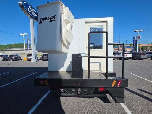 2023 Ford Super Duty F-550 DRW XLT 4WD Reg Cab 145" WB 60" CA