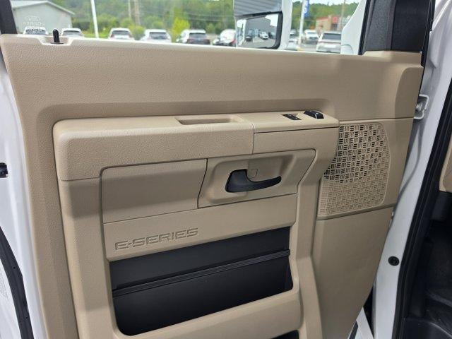 2012 Ford Econoline Commercial Cutaway E-450 Super Duty 158" DRW