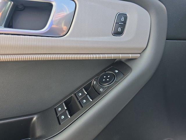 2025 Ford Explorer Active 4WD