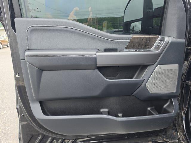 2023 Ford Super Duty F-350 SRW LARIAT 4WD Crew Cab 6.75' Box
