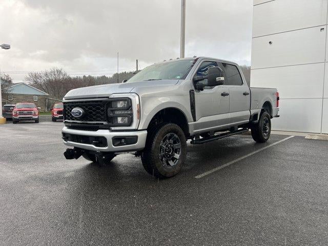 2024 Ford Super Duty F-350 SRW XL 4WD Crew Cab 6.75' Box