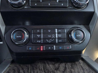2019 Ford Super Duty F-350 DRW LARIAT 4WD Crew Cab 8' Box