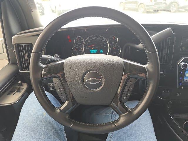 2021 Chevrolet Express Passenger 2500 Regular Wheelbase Rear-Wheel Drive 1LS