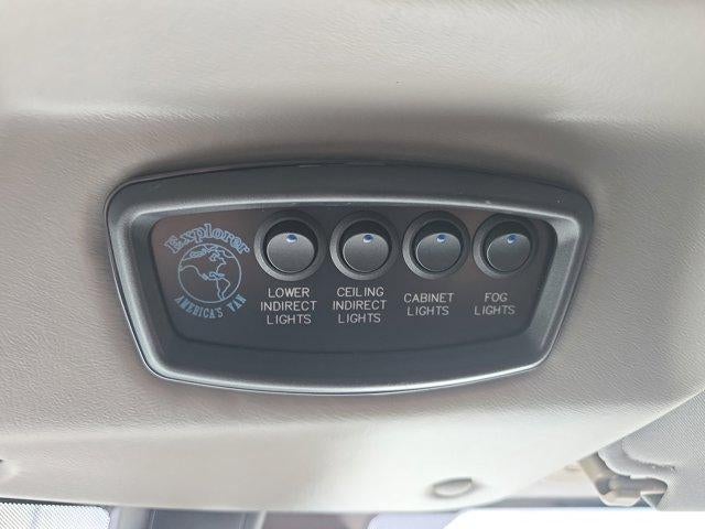 2021 Chevrolet Express Passenger 2500 Regular Wheelbase Rear-Wheel Drive 1LS