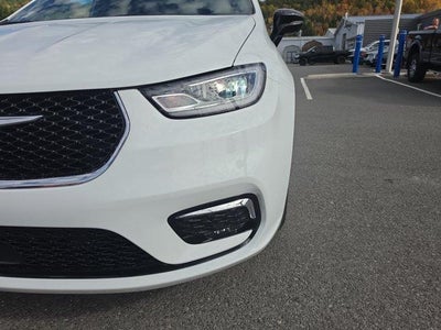 2026 Chrysler Pacifica Select FWD