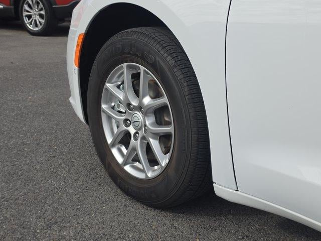 2026 Chrysler Pacifica Select FWD