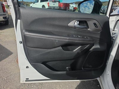 2026 Chrysler Pacifica Select FWD