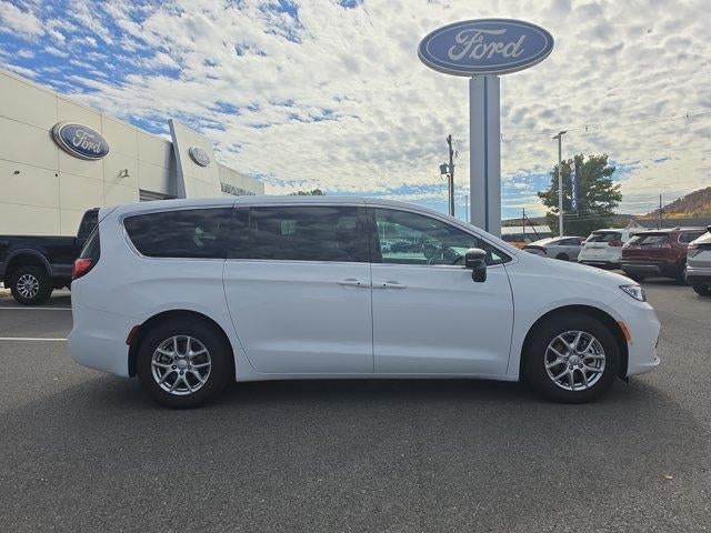 2026 Chrysler Pacifica Select FWD