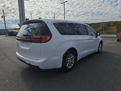2026 Chrysler Pacifica Select FWD