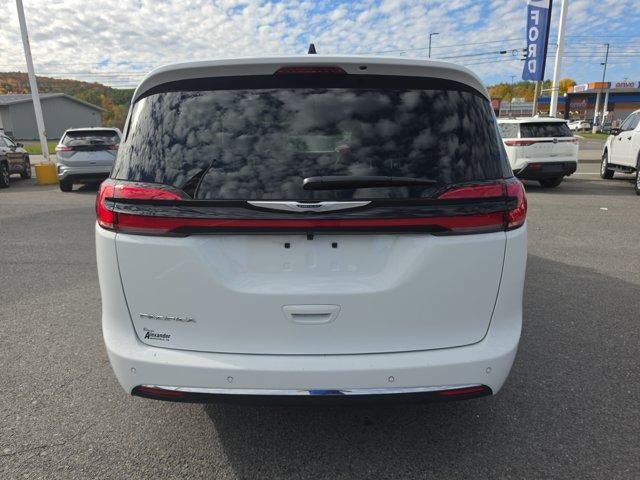 2026 Chrysler Pacifica Select FWD