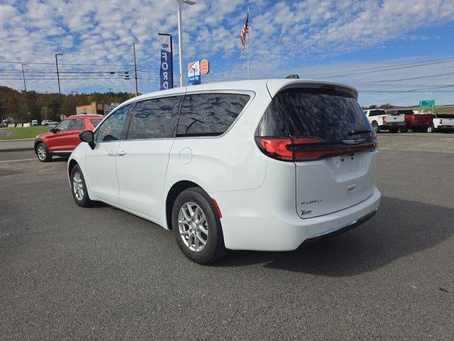 2026 Chrysler Pacifica Select FWD