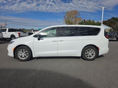 2026 Chrysler Pacifica Select FWD