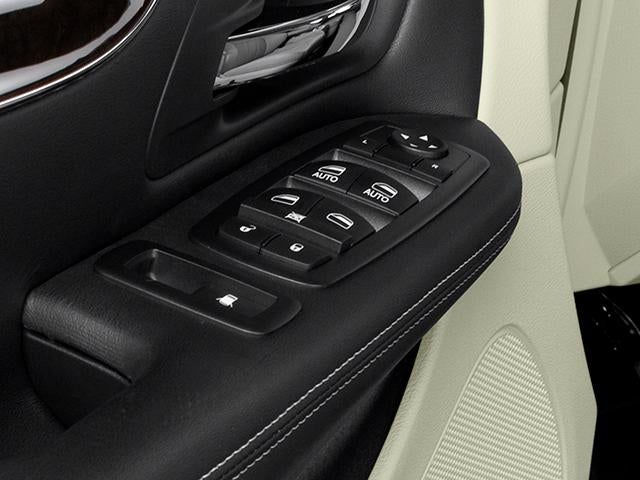 2012 Chrysler Town & Country 4dr Wgn Limited