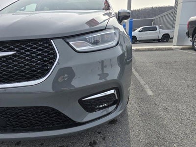 2023 Chrysler Pacifica Limited FWD