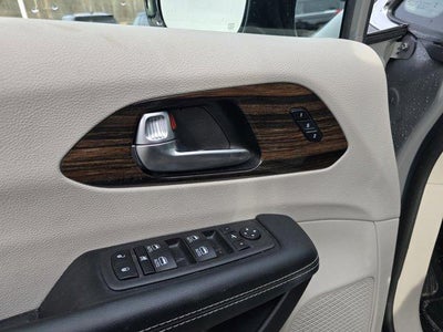 2023 Chrysler Pacifica Limited FWD