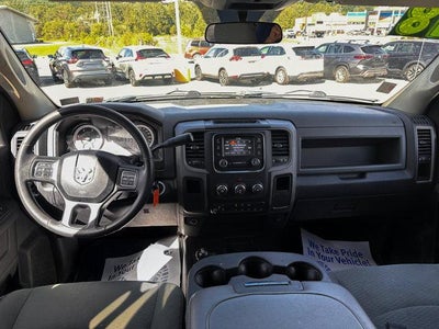2018 RAM 2500 Tradesman 4x4 Crew Cab 6'4" Box