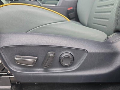 2025 Toyota Tacoma 4WD 4WD Trailhunter Hybrid Double Cab 5' Bed AT (Natl)