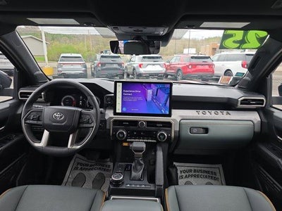 2025 Toyota Tacoma 4WD 4WD Trailhunter Hybrid Double Cab 5' Bed AT (Natl)