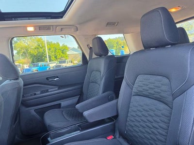 2022 Nissan Pathfinder SV 4WD