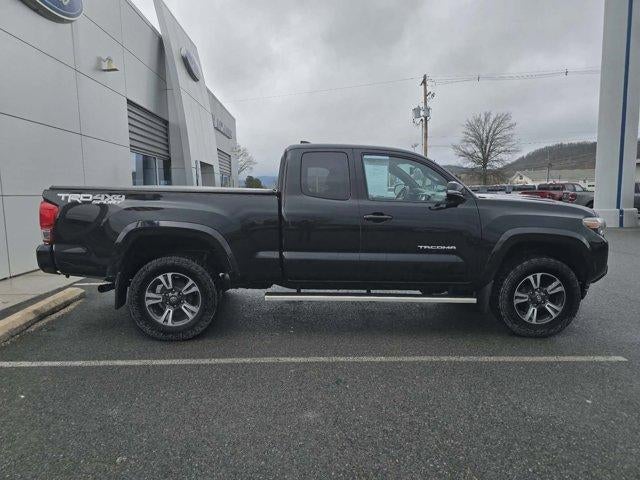 2017 Toyota Tacoma TRD Sport Access Cab 6' Bed V6 4x4 AT (Natl)